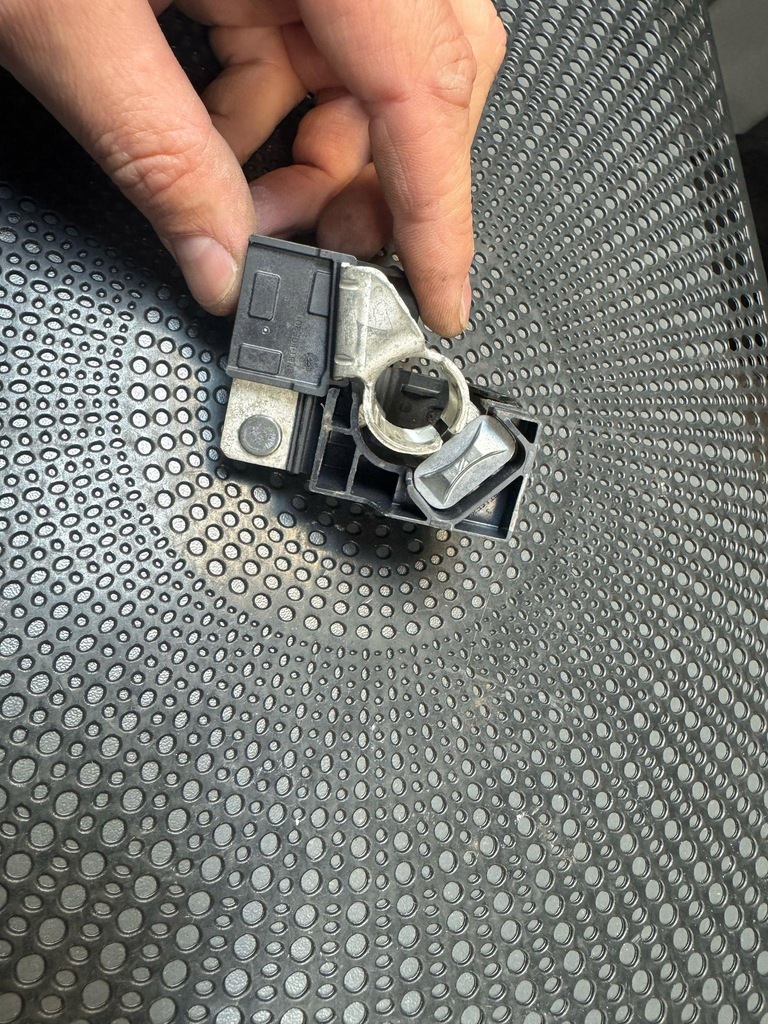 фото №5, Клема мінусова dacia sandero iii a4209051300