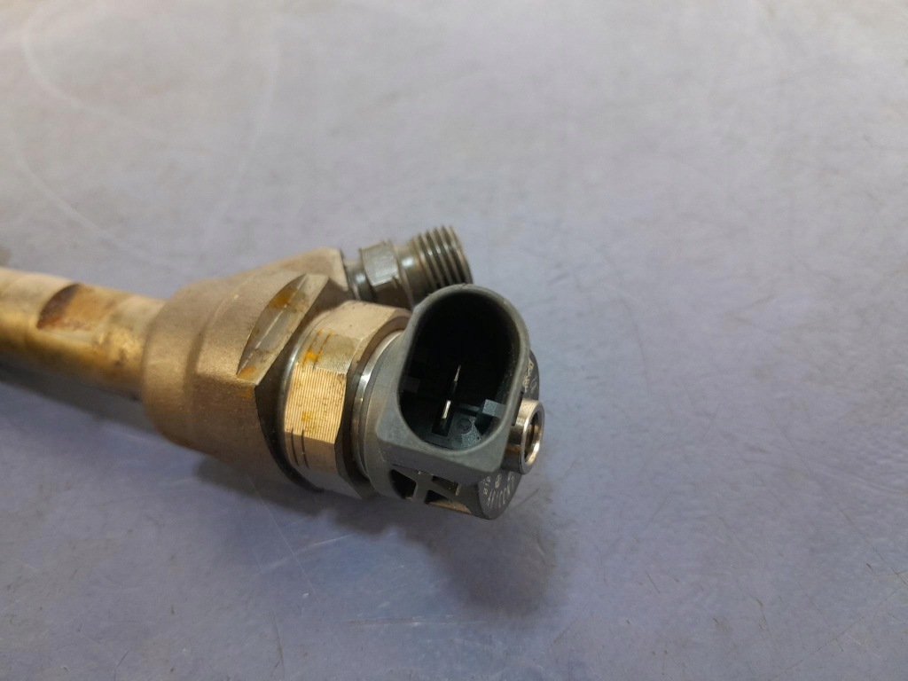 фото №5, Bmw 5 f10 f11 2.0 d форсунка 7810702-02