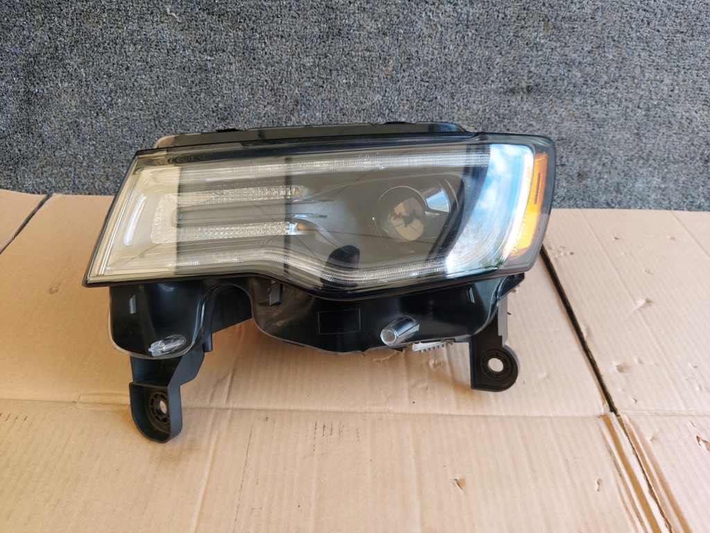 фото №1, Jeep grand cherokee wk2 2018-2021 лампа перед левая usa