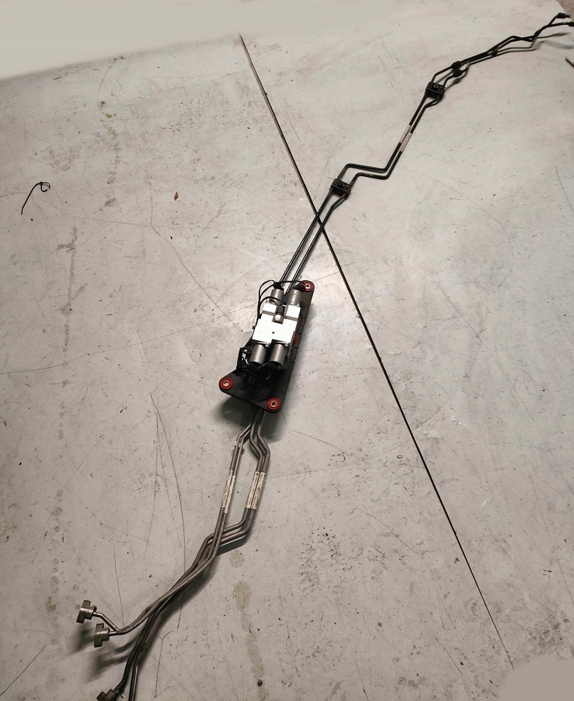 фото №1, Bmw x5 e70 насос клапанов шланг 6794578