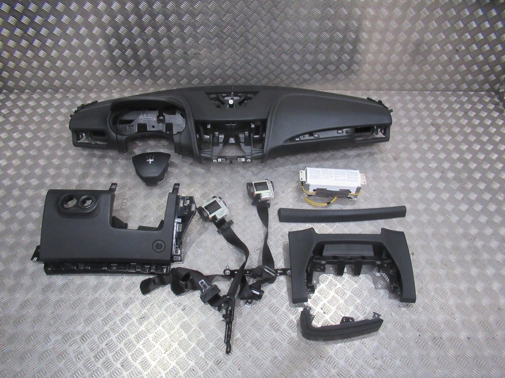 фото №1, Maserati levante приборная панель консоль ремни подушка безопасности кожа оригинал