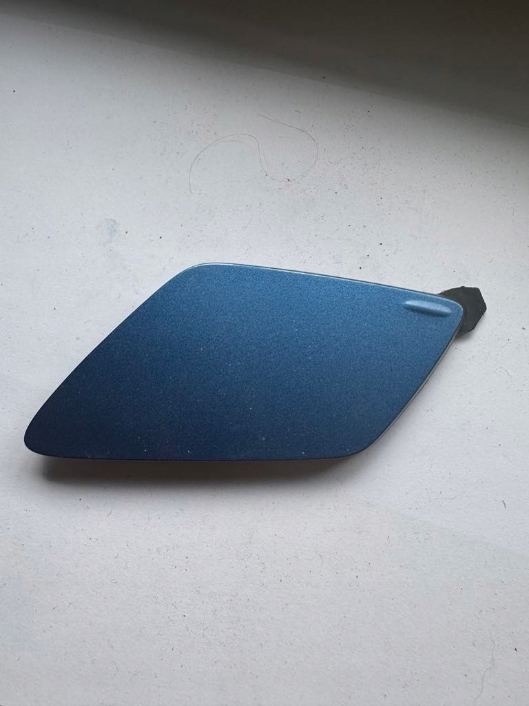 фото №1, Volvo xc60 ii r-design 20r. - заглушка фаркоп бампера перед 31455179