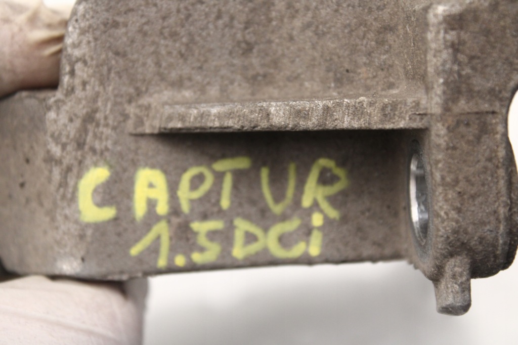 Renault captur 1 1.5 dci 13r- підпора кронштейн піввісь 397744935r Недорого