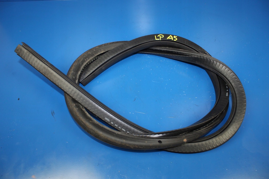 фото №1, Audi a5 8t coupe прокладка дверь левый перед