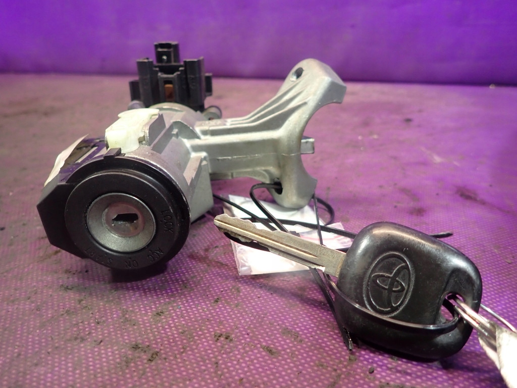 фото №5, Toyota corolla e12 00-08 2.0 замок запалювання ключ pod імобілайзер 45020024