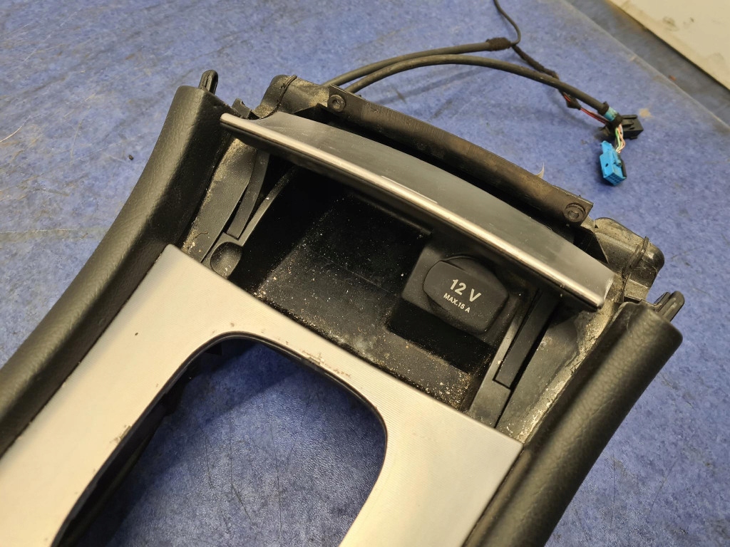 Mercedes w203 lift kombi тунель середній Недорого