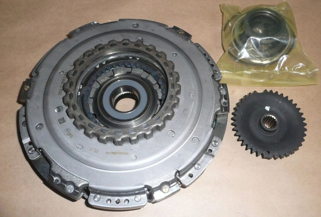 Nowe оригинальные сцепление renault clio iv 1.6 rs dct250 302056151r Цена