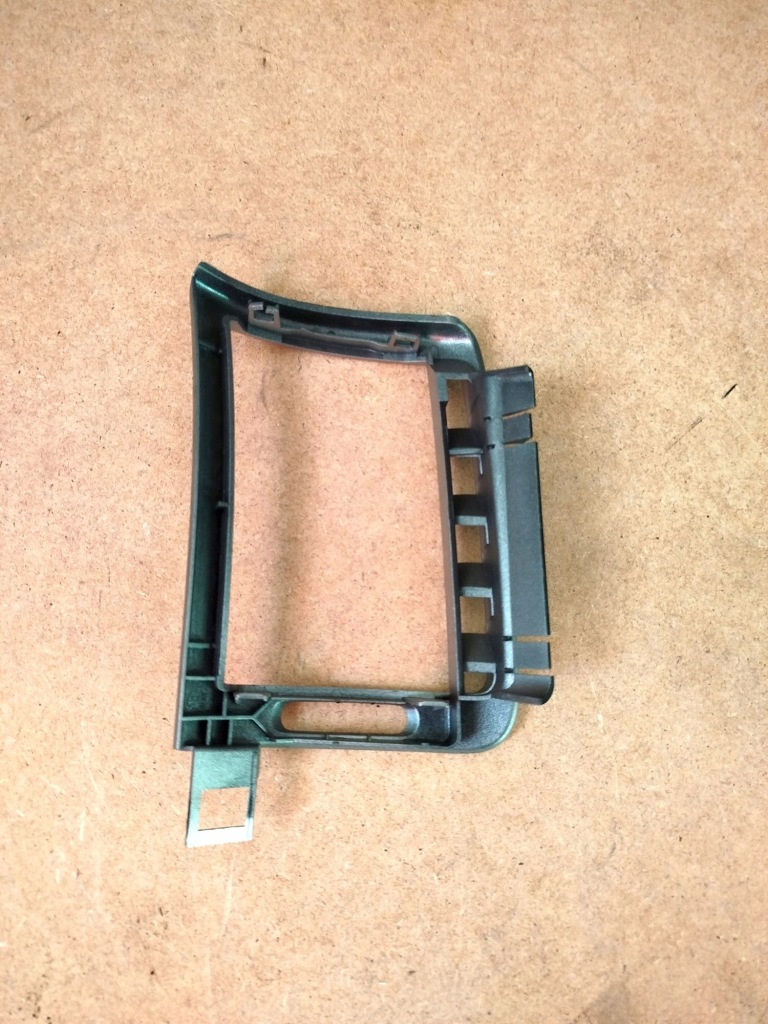 фото №2, Рамка корпус решётки обдув правый перед peugeot 407 sw