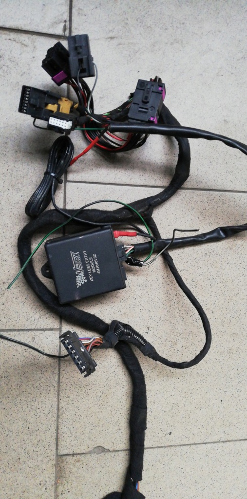 фото №1, Модуль замка центрального audi a4 b5 4m1046v3d