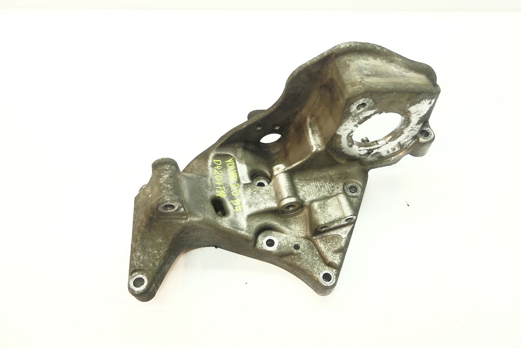 фото №1, Volvo s60 ii s90 ii 2.0 d4 кронштейн насоса впрыска