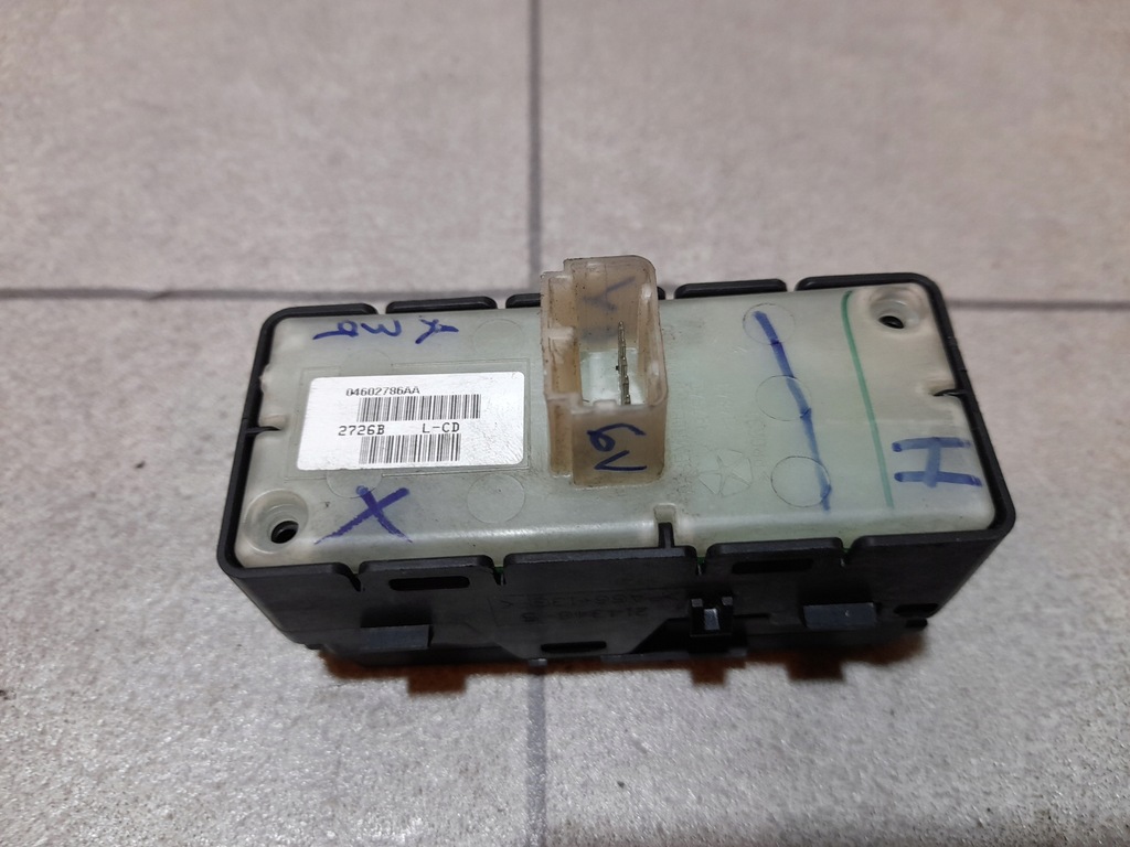 фото №8, Jeep chrysler dodge переключатель окон замка блокировка