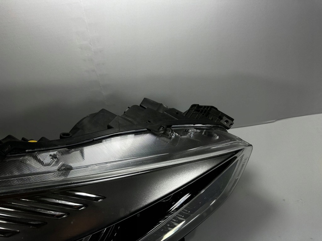 Kuga mk2 рестайлінг  фара ксенон led поворотний комплект gv41-13d155aj gv41-13d154aj Оригінал