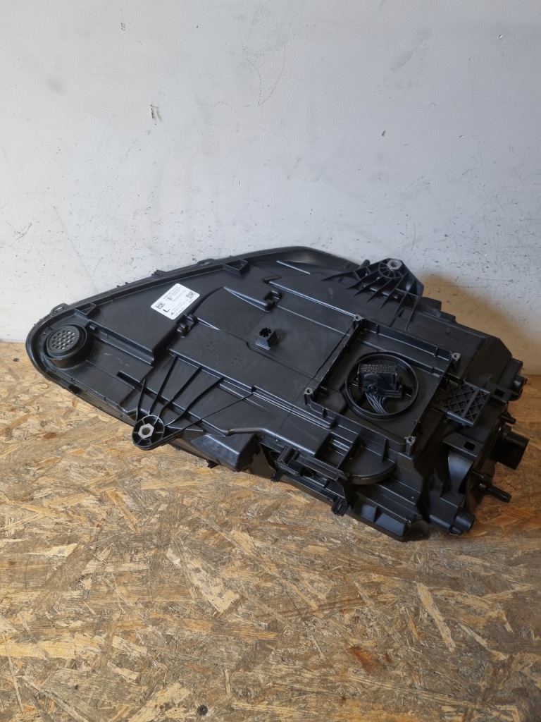 Фара фара porsche macan 95b рестайлінг  matrix Зі Шроту