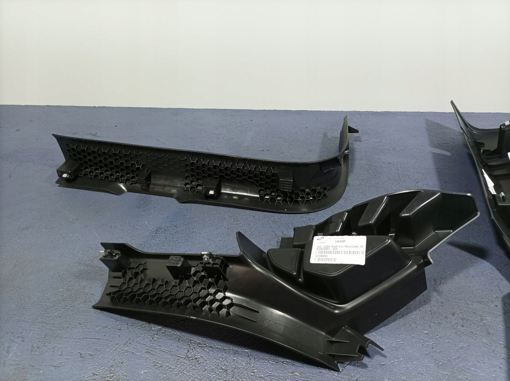 фото №11, Volvo xc40 i lift комплект захист накладки бокових bok правий 31457497