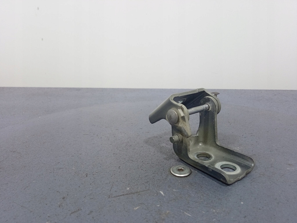 фото №1, Citroen c4 cactus 14- петля дверь перед правый передний верхний