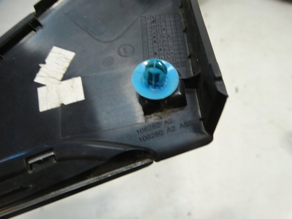 фото №12, Молдинг треугольник dekor защита крыла правая peugeot 108 60117-0h060