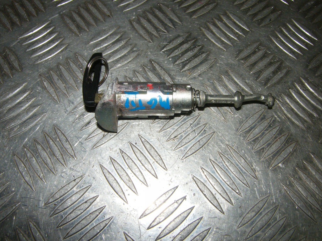 фото №1, Вкладка замка левая ключ renault megane iii