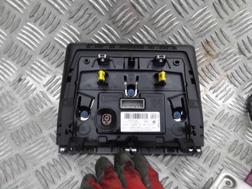 фото №7, Renault clio v 2019 радио навигация дисплей europa антенна gps оригинал