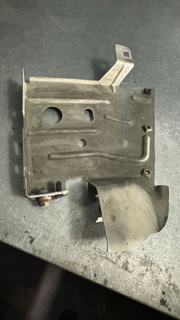 фото №14, Renault master opel movano iii кронштейн крила 03d25312r