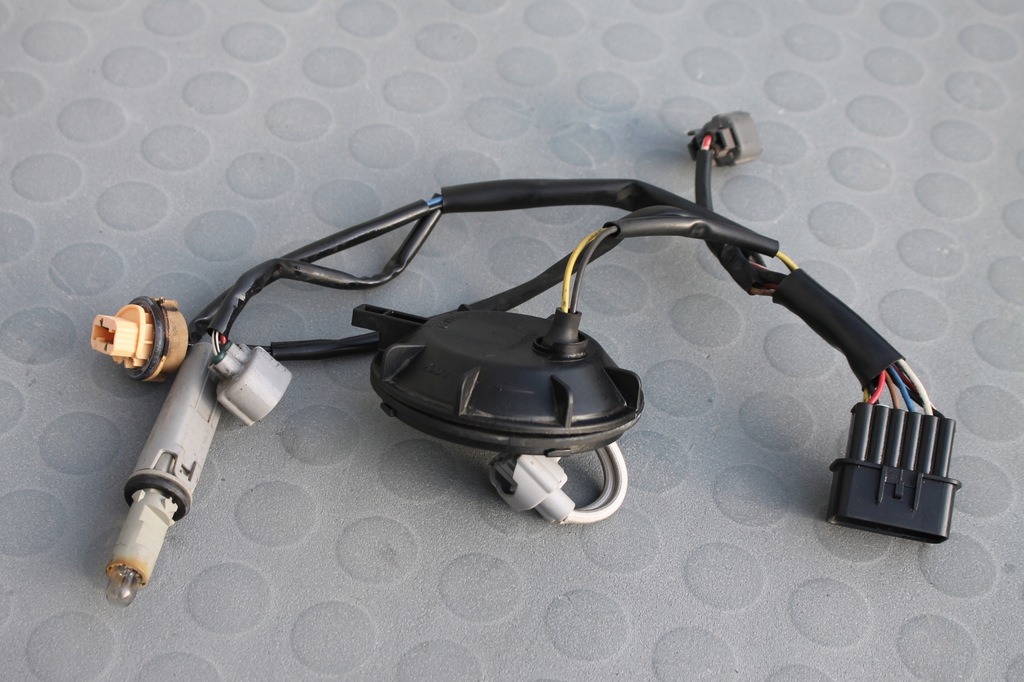 фото №1, Заглушка жгут лампы перед outlander ii lift 10-