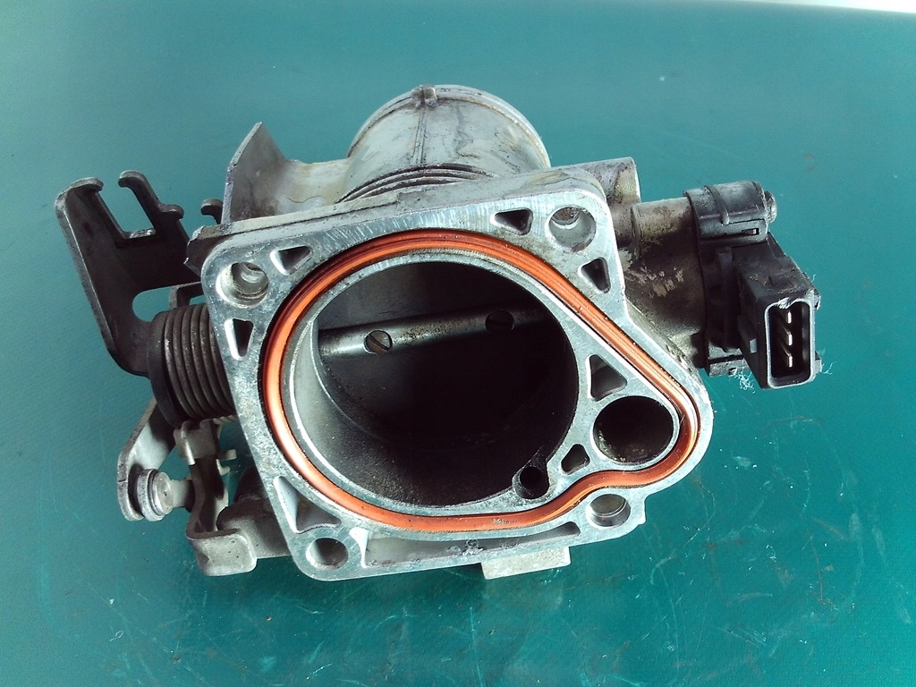 Bmw e36 1.8 дросельна заслінка 1247594 в Україні