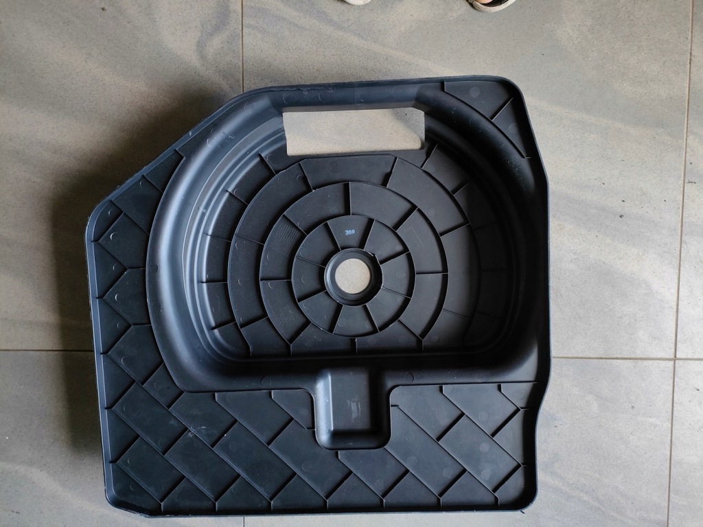 фото №3, Audi a4 b8 вкладка колеса запасного