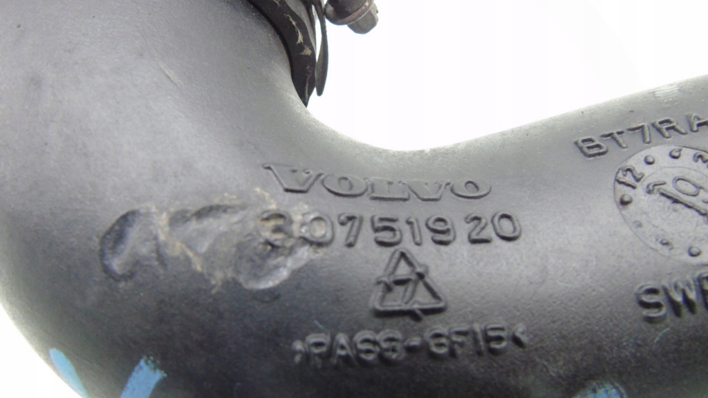 фото №3, Труба шланг воздуха volvo v70 iii s80 2.4 d5 30751920