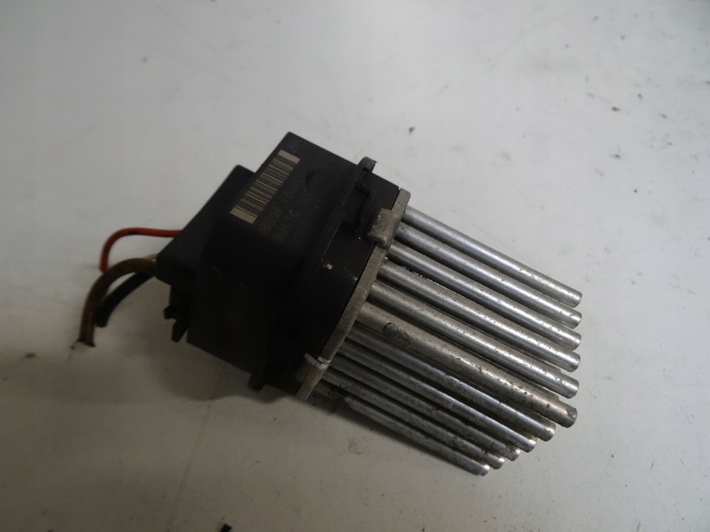 фото №1, Резистор резистор вентилятор mercedes w 204 5hl00894130