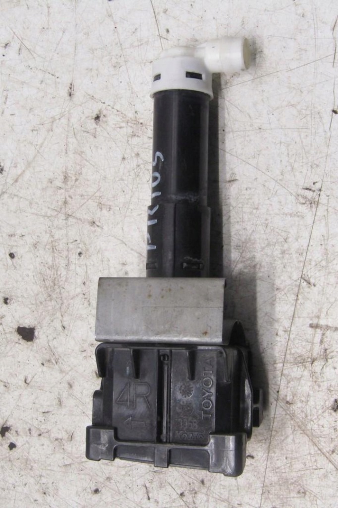 Насадка омивача ліхтарі  лівий правий перед toyota prius 3 79968 в Україні