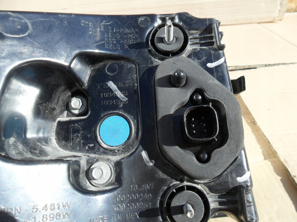 Tesla x фара правый  задний  led 1034335-00-a Киев