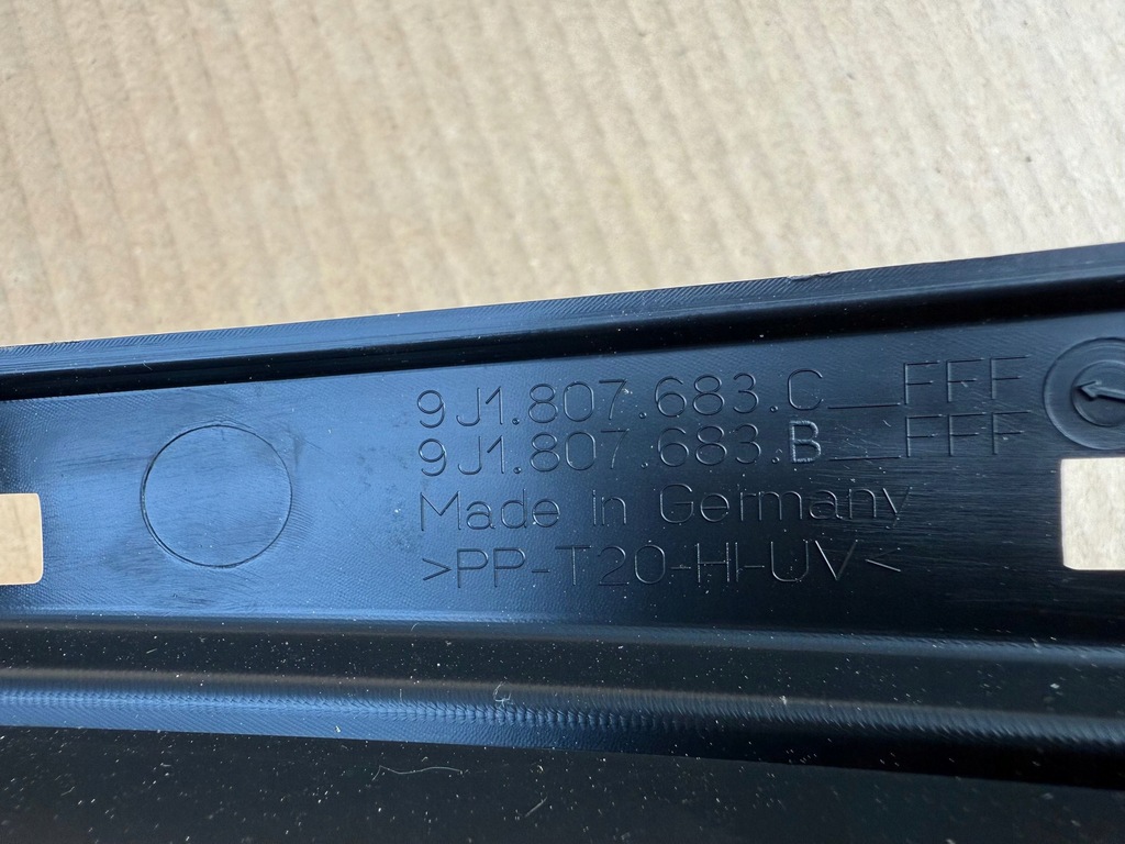 фото №8, Спойлер решётка porsche taycan 9j1 turbo оригинал