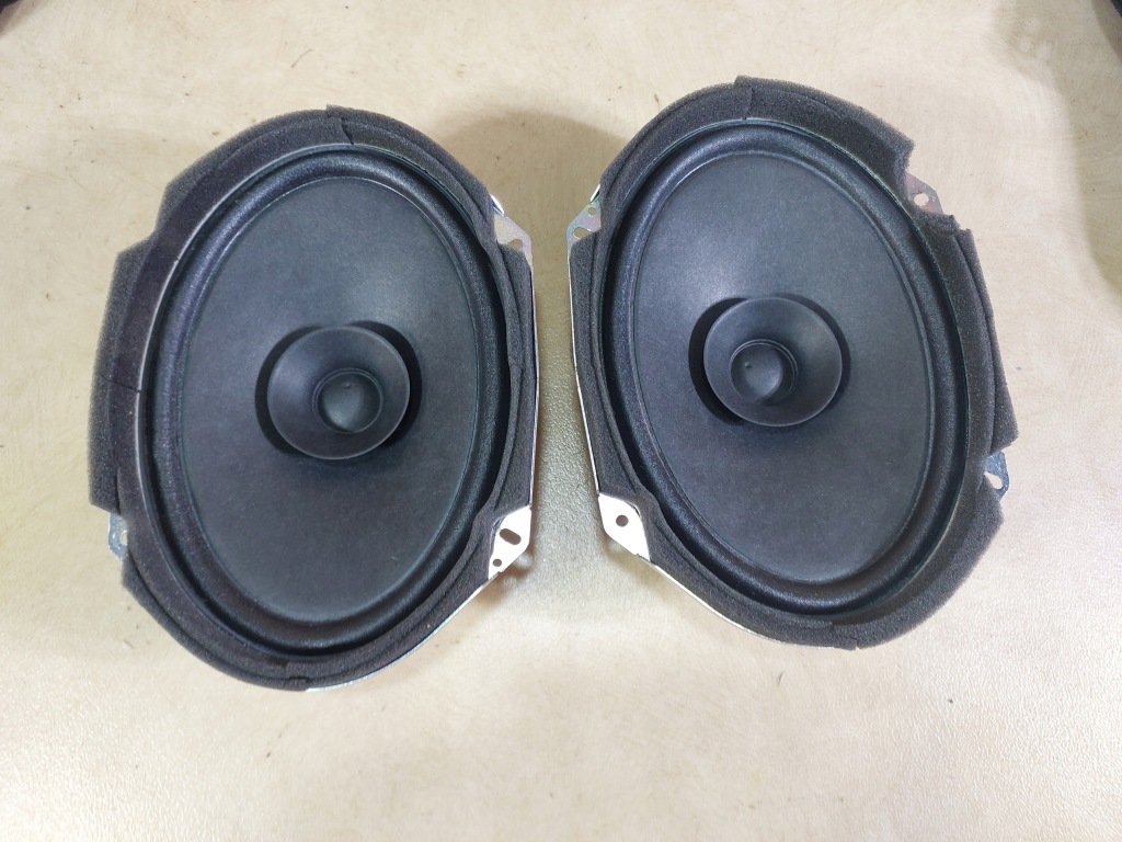 фото №1, Mazda 5 cr динамик правый левый задняя c24366960 05-10