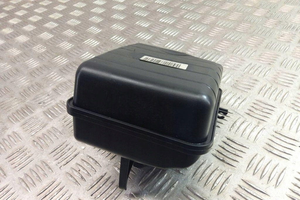 фото №9, Резонатор всмоктуючий bmw 5 f10 8512249 2.0l дизель 2011