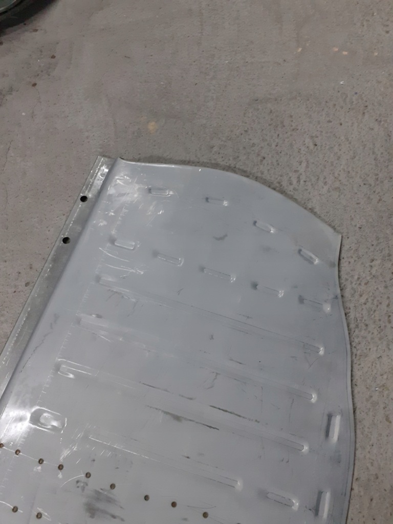 Правая пол do mercedesa w115 лист 1.2mm оцинковка с Разборки