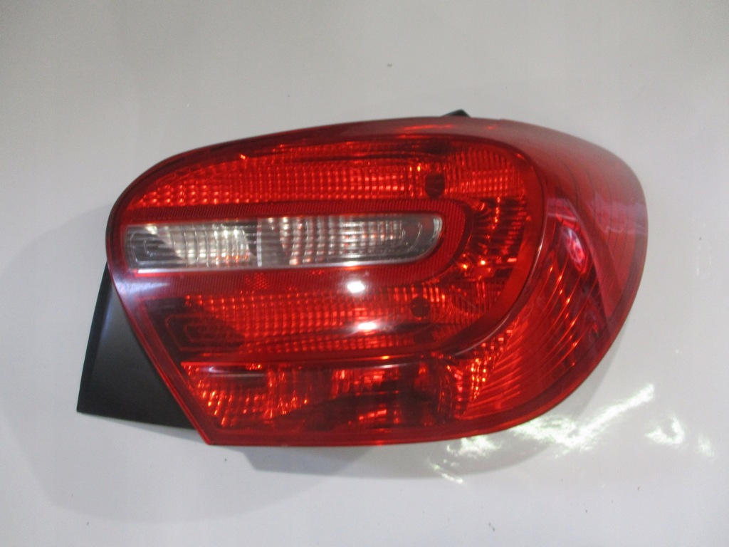 фото №1, Лампа задня задня права mercedes w176
