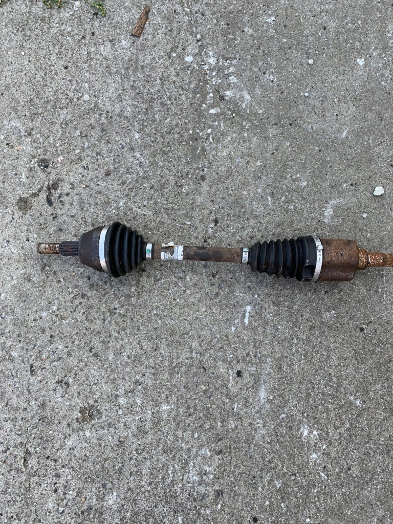 Купить Приводной вал левая ford focus mk3 c-max 2 av61-3b437-cb