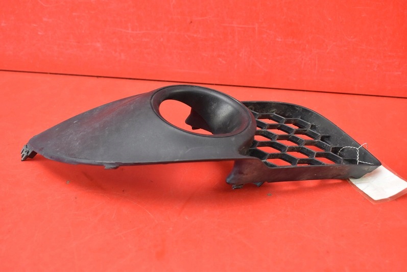 фото №6, Решётка бампера противотуманной фары правая перед 8321a123 mitsubishi lancer 8 viii