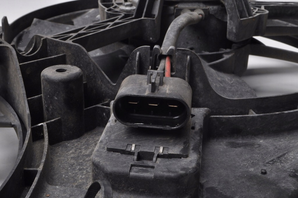 Opel insignia a 2.0 cdti 131km вентилятор радиатора 13241739 p8651005 Киев