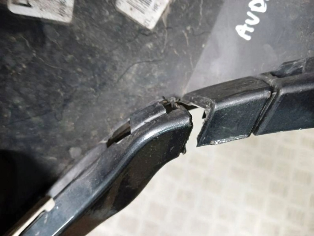 M9 audi q3 уголок бампера правый задняя 83f807852 Недорого