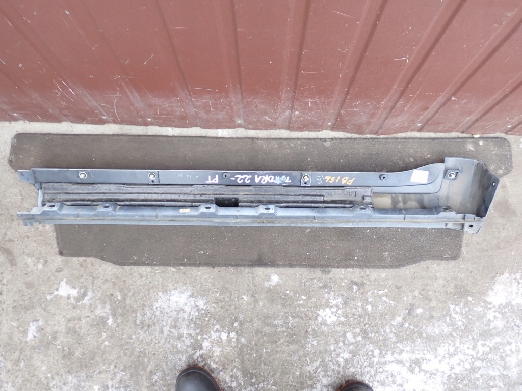 Молдинг порог правая задняя задний  toyota tundra crew cab 2022- Цена