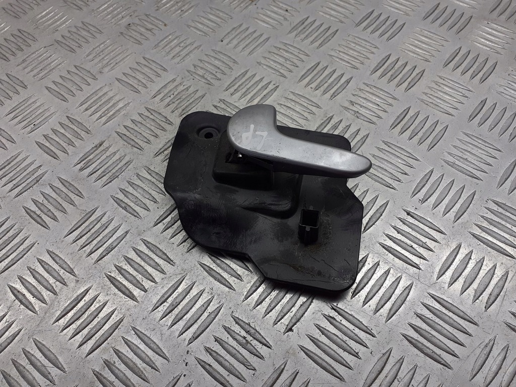 фото №1, Ручка левая передняя внутренняя opel meriva a 13121858