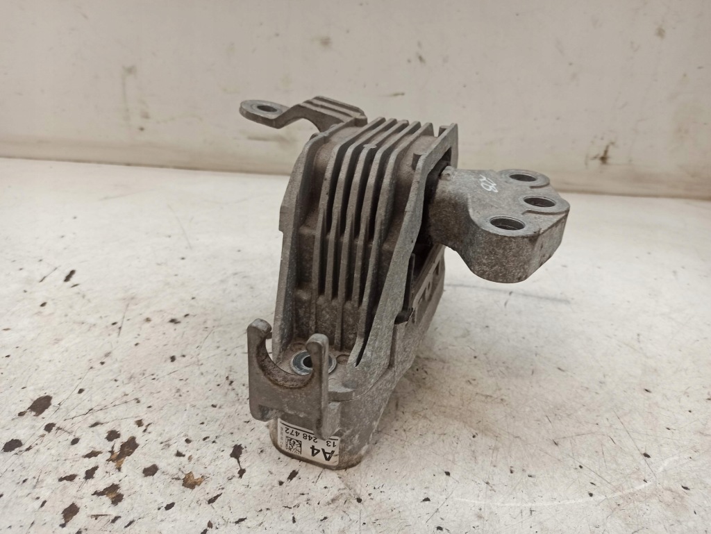 Opel astra j 1.4t кронштейн подушка двигуна 13248472 Зі Шроту