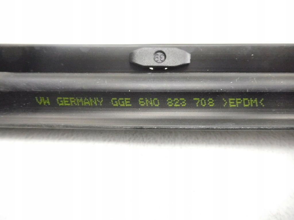 фото №6, Прокладка капот vw polo derby vento 6n0823708