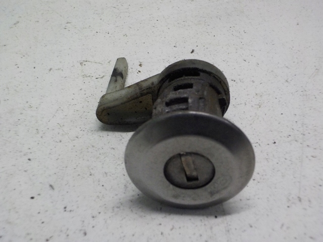 фото №1, Peugeot 206 вкладка замка двері ліва