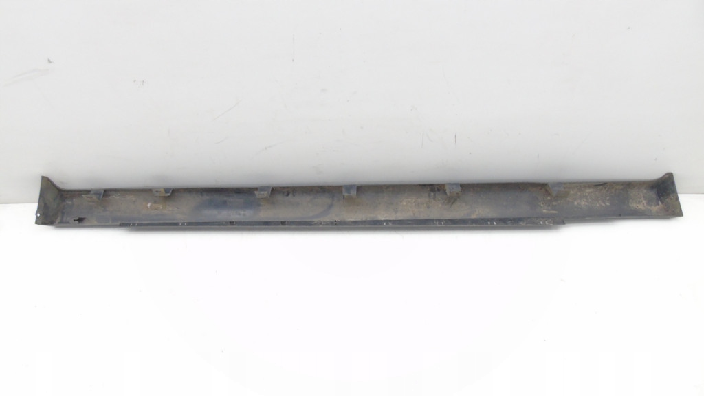 Молдинг порог правая jeep commander Недорого