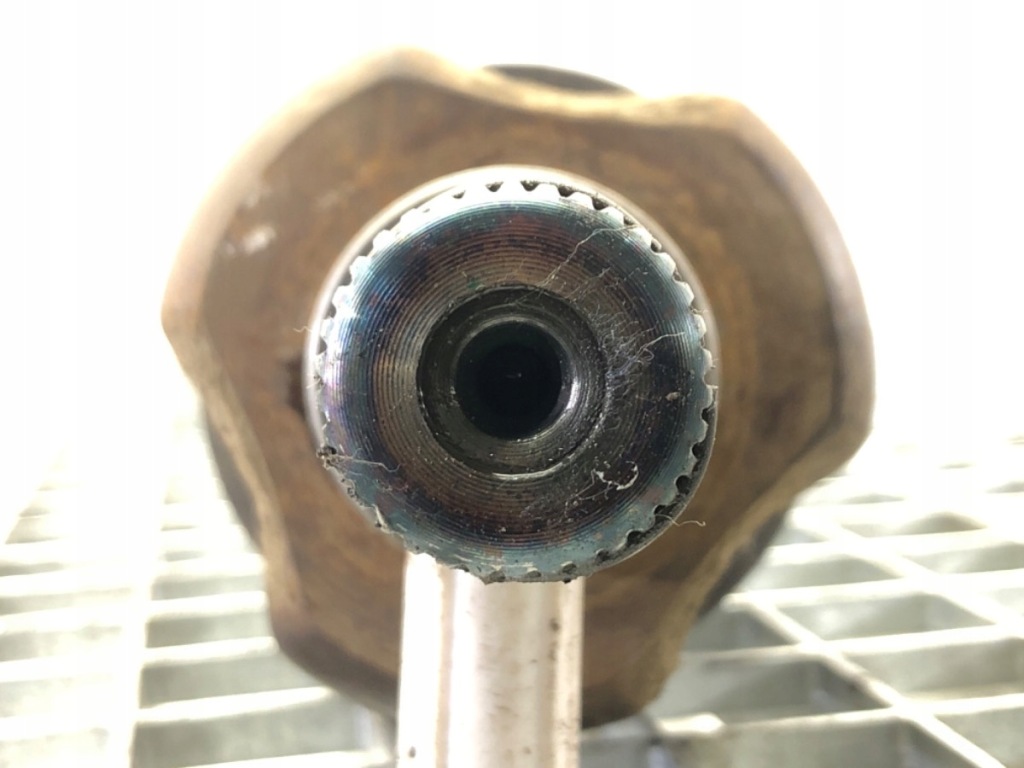 Привідний вал ліве перед ford focus mk1 2.0 173km Оригінал