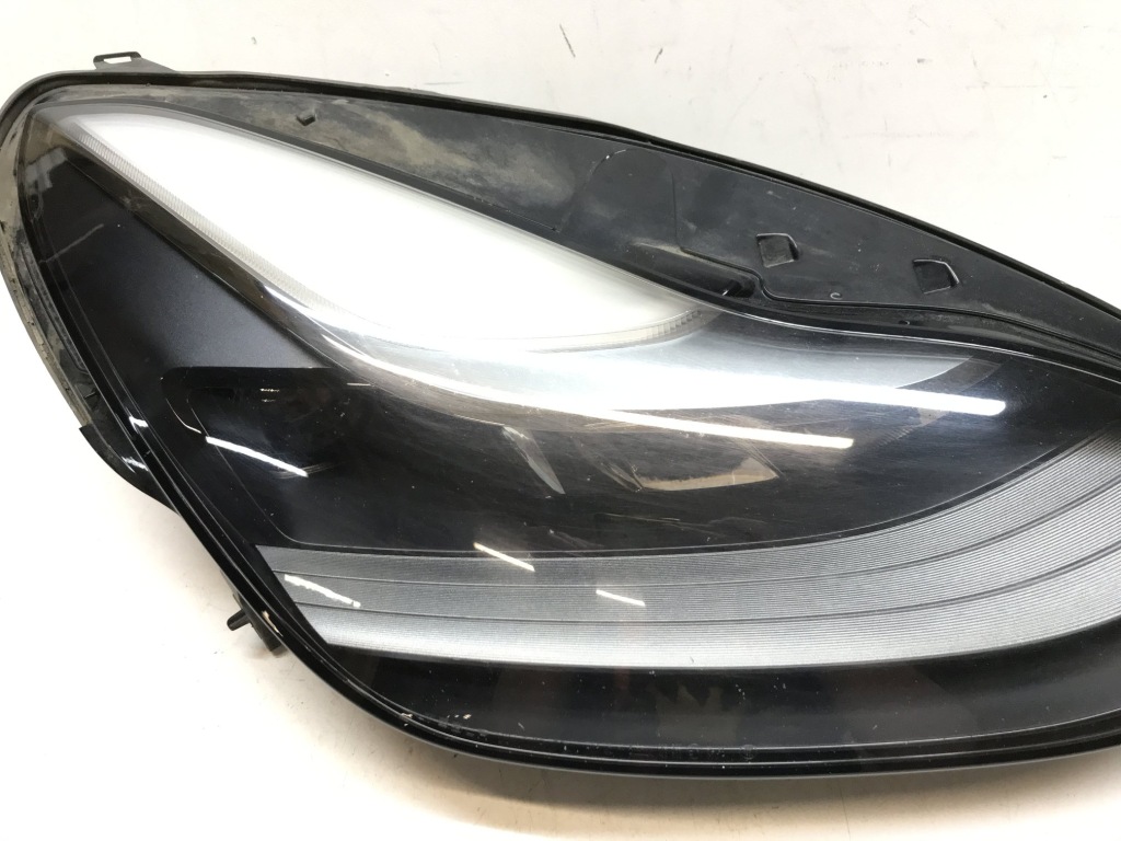 Tesla 3 рестайлінг  правий фара full led 1514953-00-d Доставка