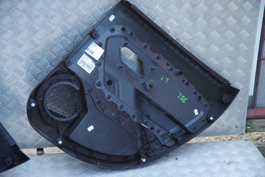 фото №8, Обивка обшивка дверь dacia duster ii 18