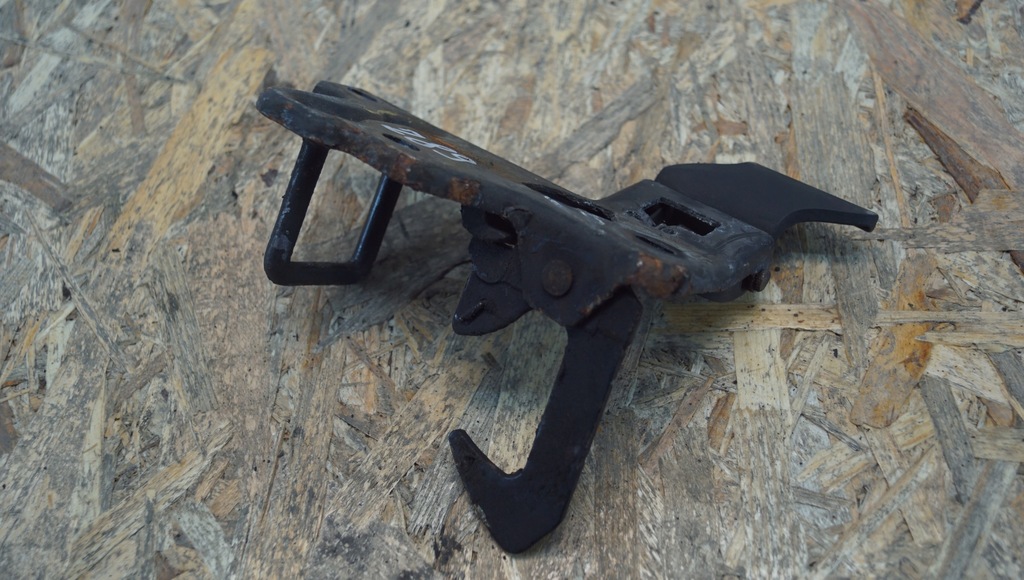 фото №6, Засувка капот skoda superb ii lift 3t0823480e