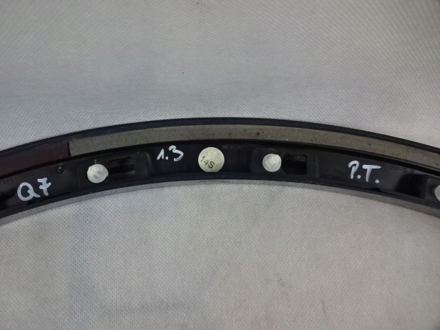 фото №5, Молдинг крыла правый задняя audi q7